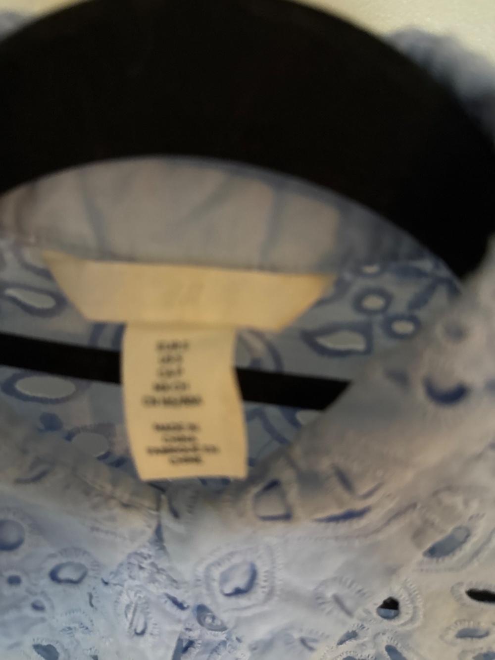 Button down - Picture 2 of 3